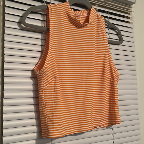 ATHLETA Cropped Tank Size Small - Picture 2 of 5